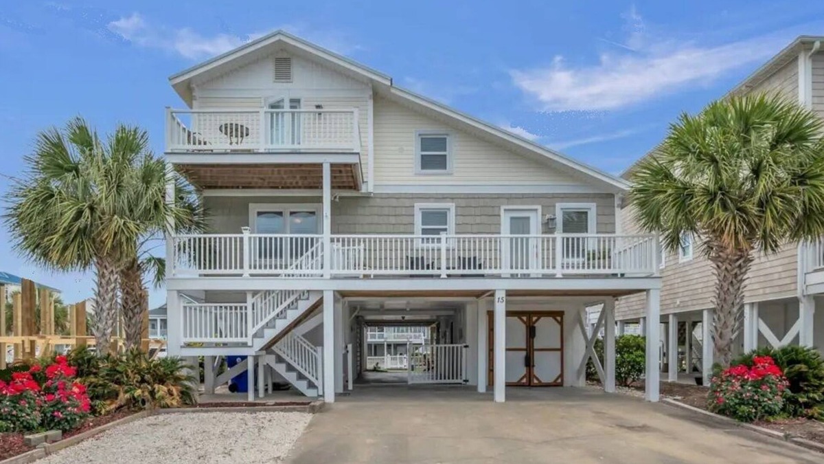 Ocean Isle Beach House | Updated 5 BR Canal Home, Short Walk To Beach!