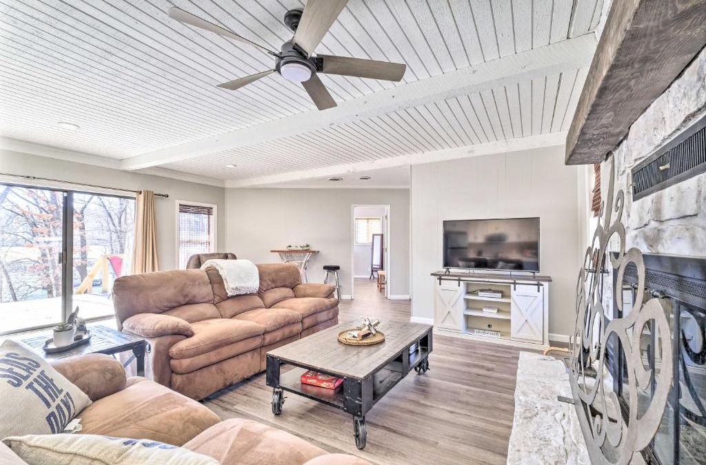 Afton House | Updated Afton Cottage with Dock and Lake Access!
