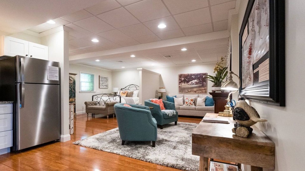 Gordonville Apartment | Updated and renovated Hideaway Apartment with brand-new kitchen! Charming!