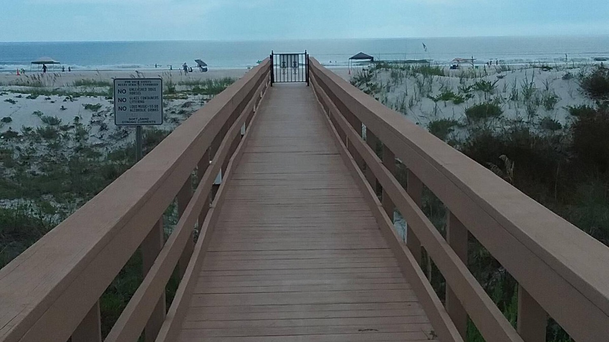 St. Augustine Beach House | UPDATED BEACHFRONT & DOG FRIENDLY-BREED RESTRICTIONS