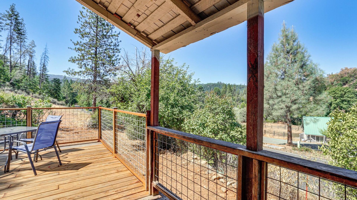 Lewiston House | Updated Cabin in Lewiston Historical District!