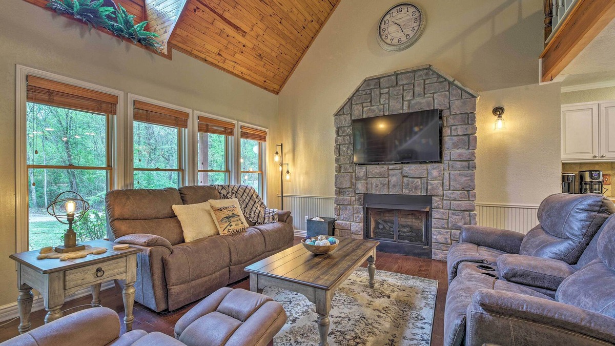 Calico Rock Cabin | Updated Cabin on White River by Boat Landing!