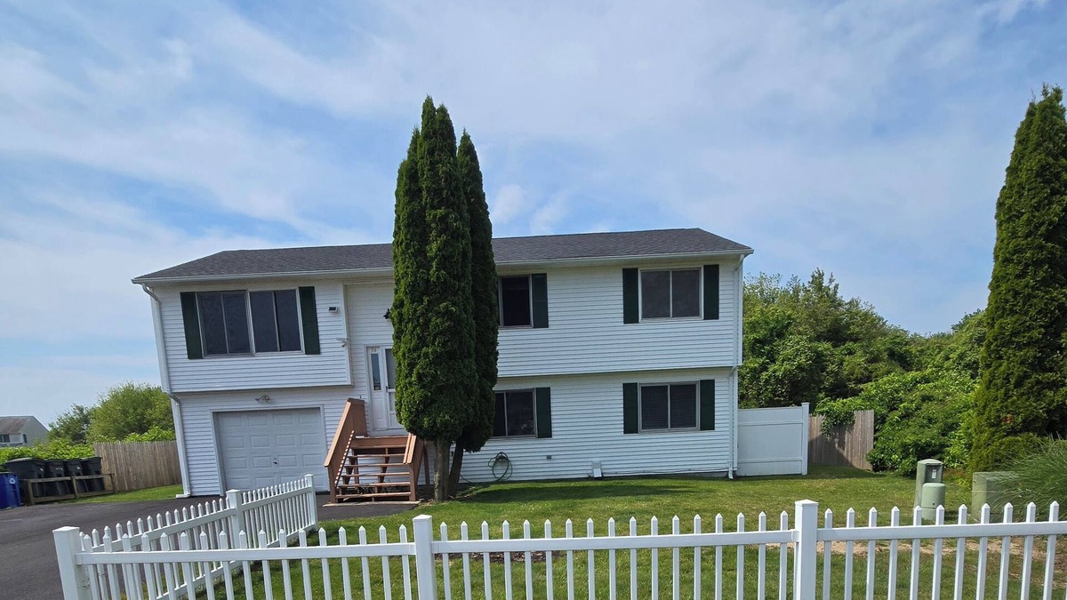 Eastward Look House | Updated Central A/C 6 Bd Rm 3 ba Home Sleeps 12 Scarborough Beach walking dist.