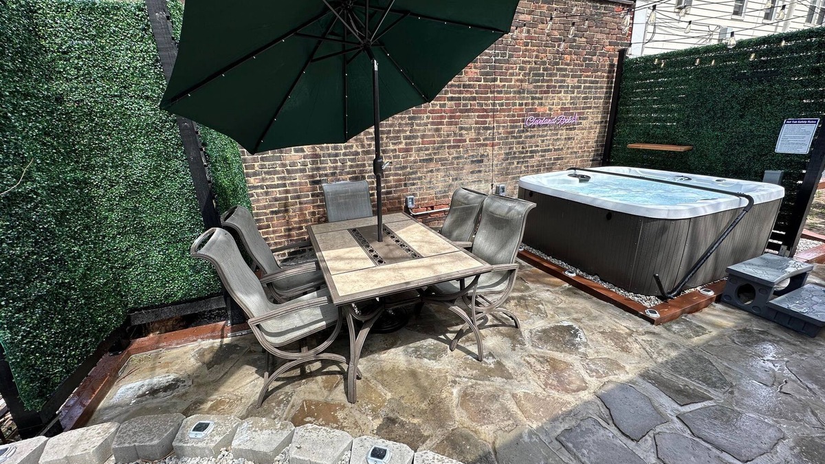 Little Italy Apartment | Updated Cleveland Apt: Heart of Little Italy! with Massage Chair & Hot Tub!