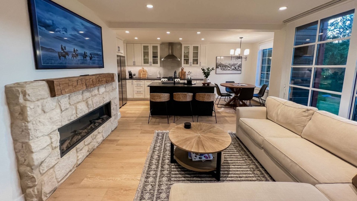 Mountain Village Condo | Updated Condo with Free Transportation, Stunning Views & Easy Walk to Chairlifts