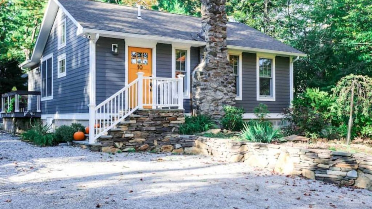 Chester Cottage | Updated cottage "Beriozka" on Cedar Lake