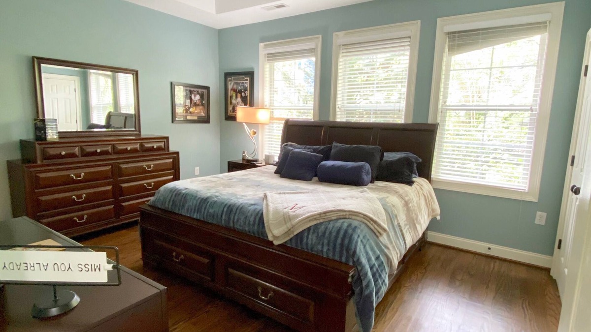 Green Avenue Cottage | Updated Cottage Steps from Everything Downtown