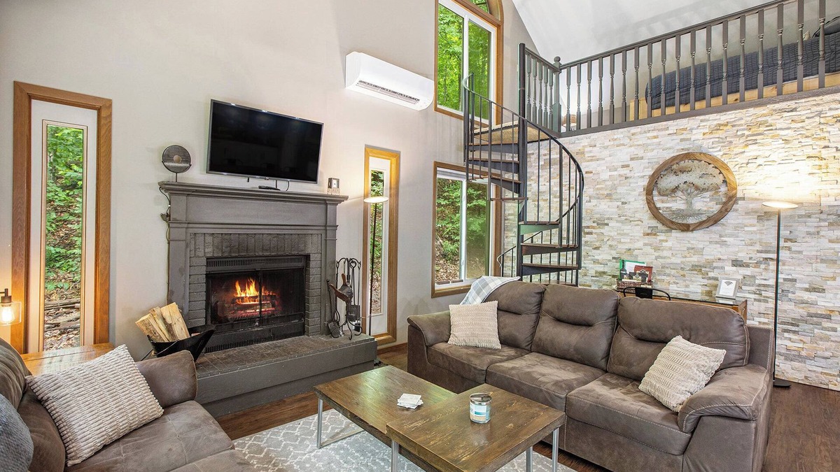 Bellaire Condo | Updated Cozy Cabin w/Loft at Schuss Mountain w/Resort Privileges