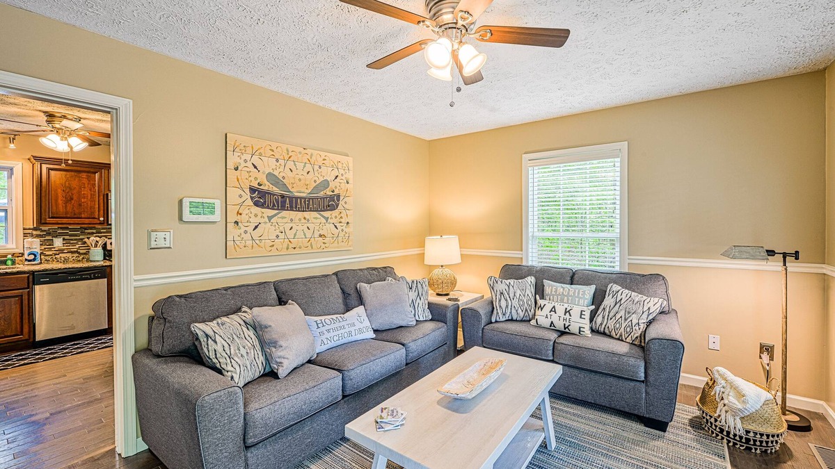 Louisa House | Updated dog-friendly house with water access, firepit, WiFi, & boat slip launch