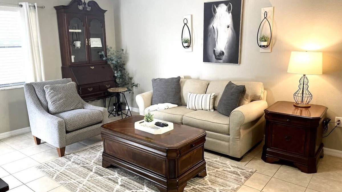 Clermont Apartment | Updated Downtown Clermont Suite 837