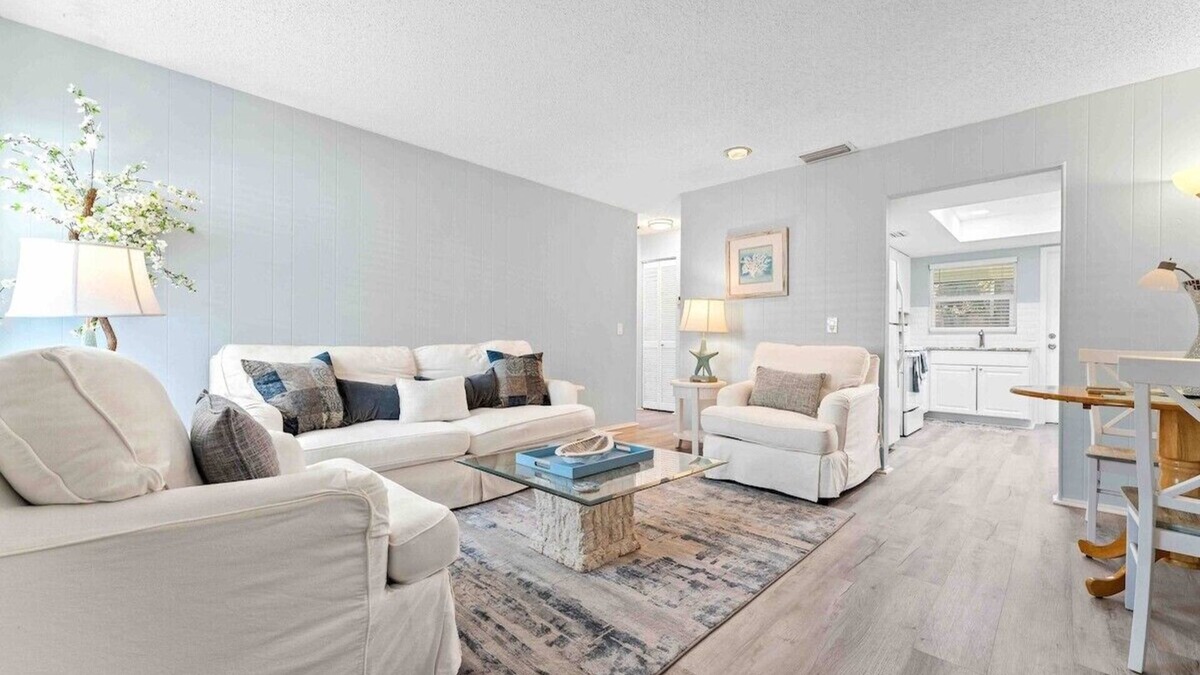 Laurel Park Villa | Updated Downtown Sarasota Villa, 2b/2b