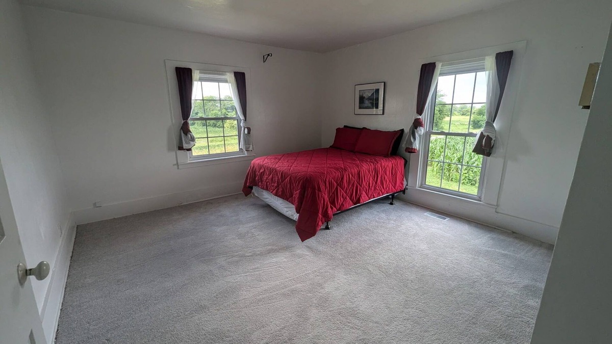 Cuba Other | Updated farmhouse with parking and AC