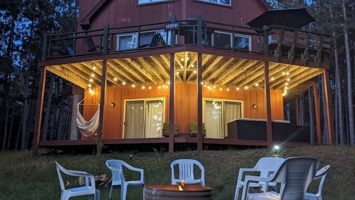 Central Lake Cabin | Updated for large groups on private lot. Right next to world famous Torch Lake!