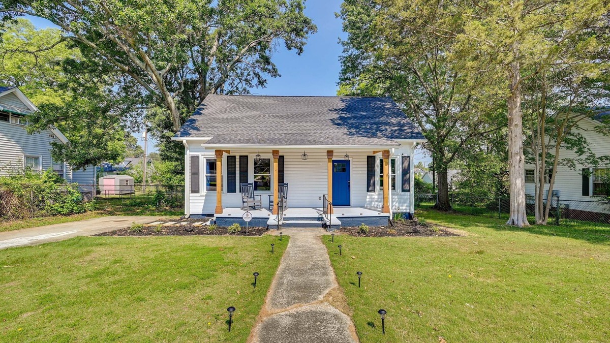 Dunean House | Updated Greenville Home w/Backyard!