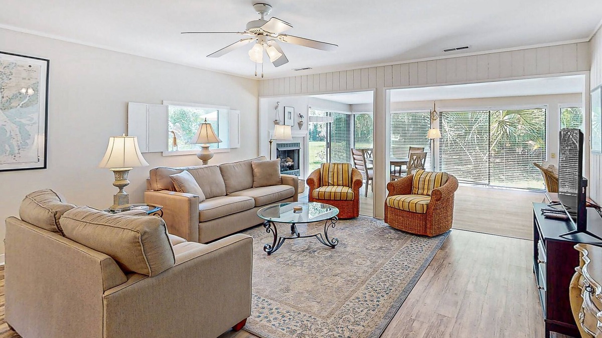 Sea Pines Condo | Updated Ground Floor Villa with Golf Views and Dog Friendly