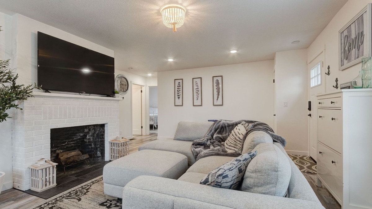 Pleasant Valley House | Updated home in Vancouver. King bed.
