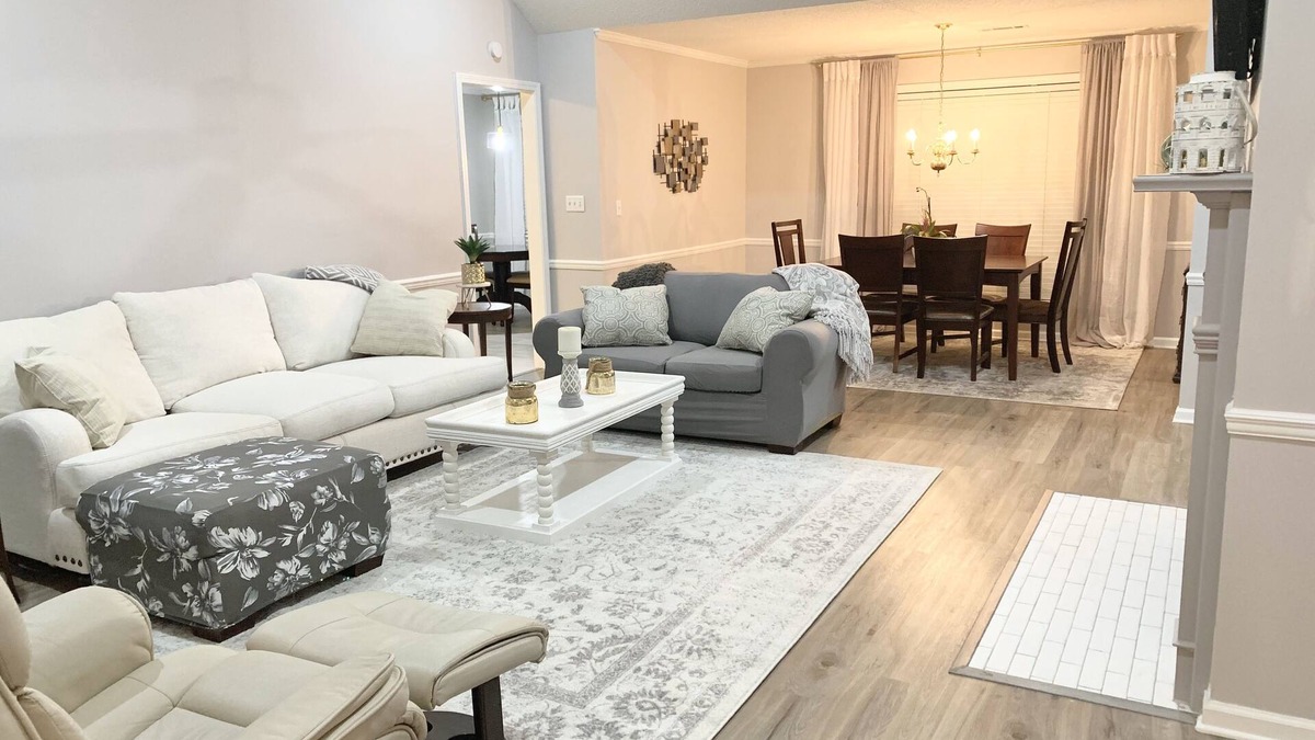 Northport House | Updated Home on Creek *3 King Beds* 4 mi to UA