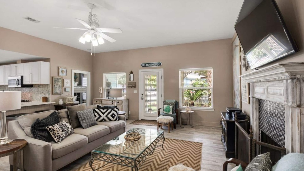 Clipper Cove House | Updated Home-Priv Hot Tub-Comm Pool-Close 2 Beach