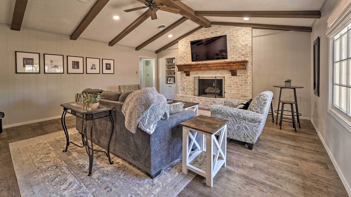 Lubbock Cottage | Updated Home w/ Patio < 4 Mi to Texas Tech!