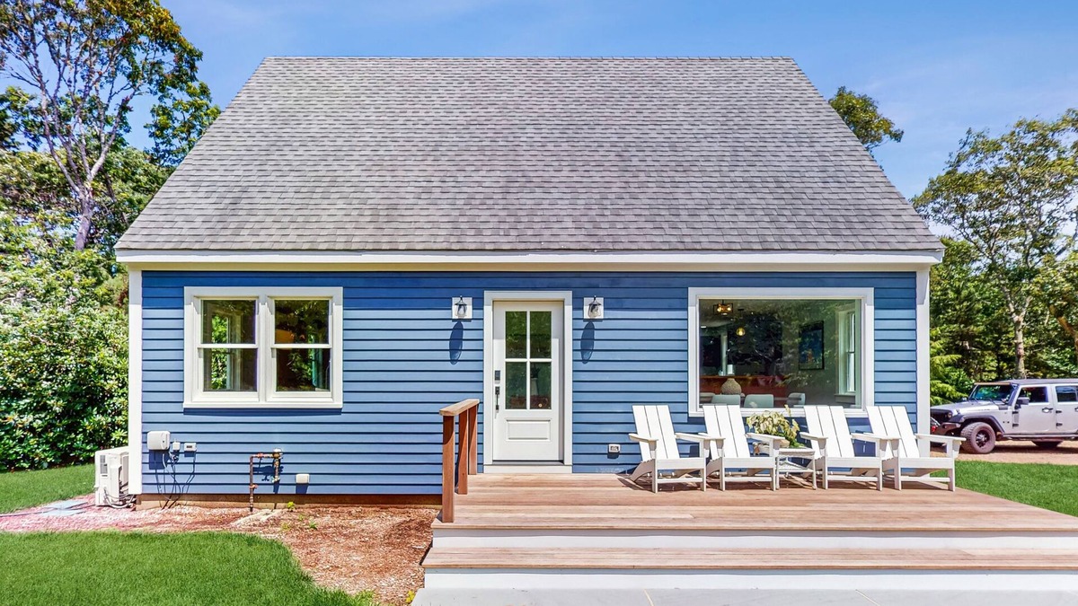 Lagoon Heights House | Updated home with forest views, deck, firepit, fast WiFi - near town/beaches