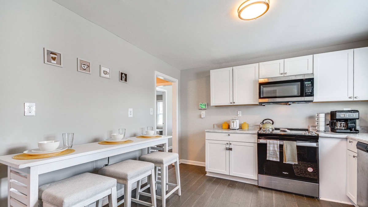 Jamestown House | Updated Jamestown Home - 5 Mi to HPU!