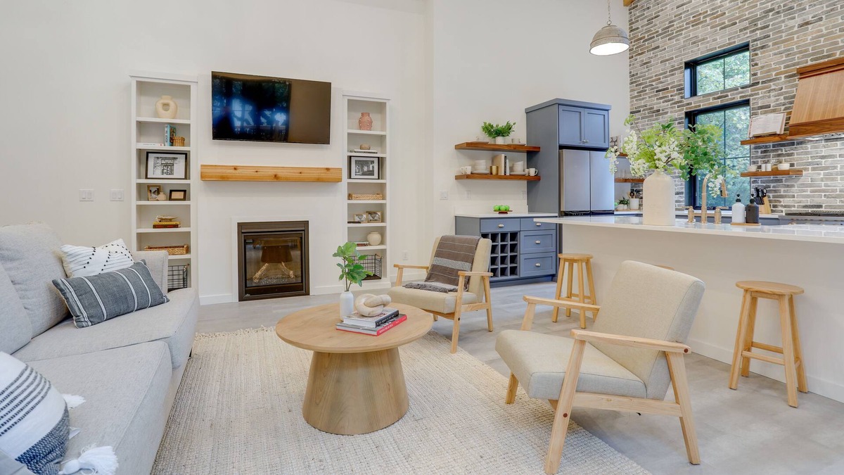 Inglewood-Finn Hill Cottage | Updated Kirkland Cottage Near Juanita Beach Park!
