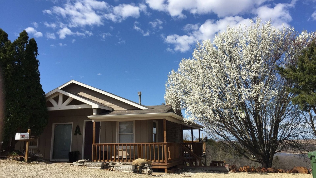 Manhattan House | UPDATED Lake House and Spectacular Views And Sunsets Of Flint Hills Near Ksu Ca
