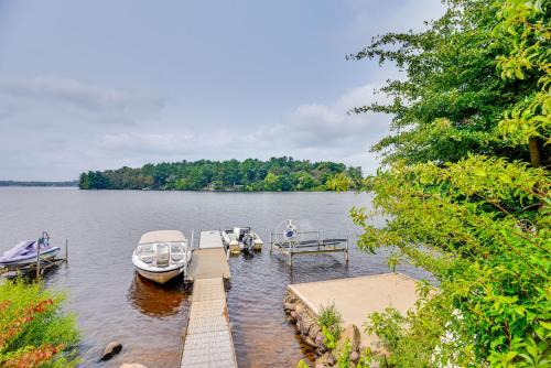 Lakeville House | Updated Lakeville Cottage with Access to Long Pond