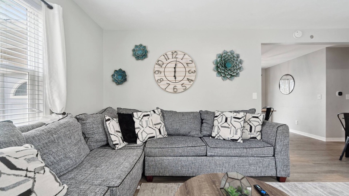 Lansing House | Updated Lansing Home | 4BR w Basement Theater Room