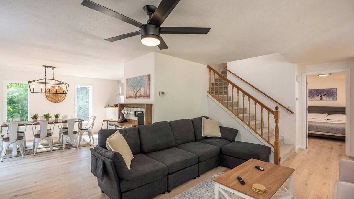 McKenzie Bridge House | Updated Large River Front Home with Hot Tub