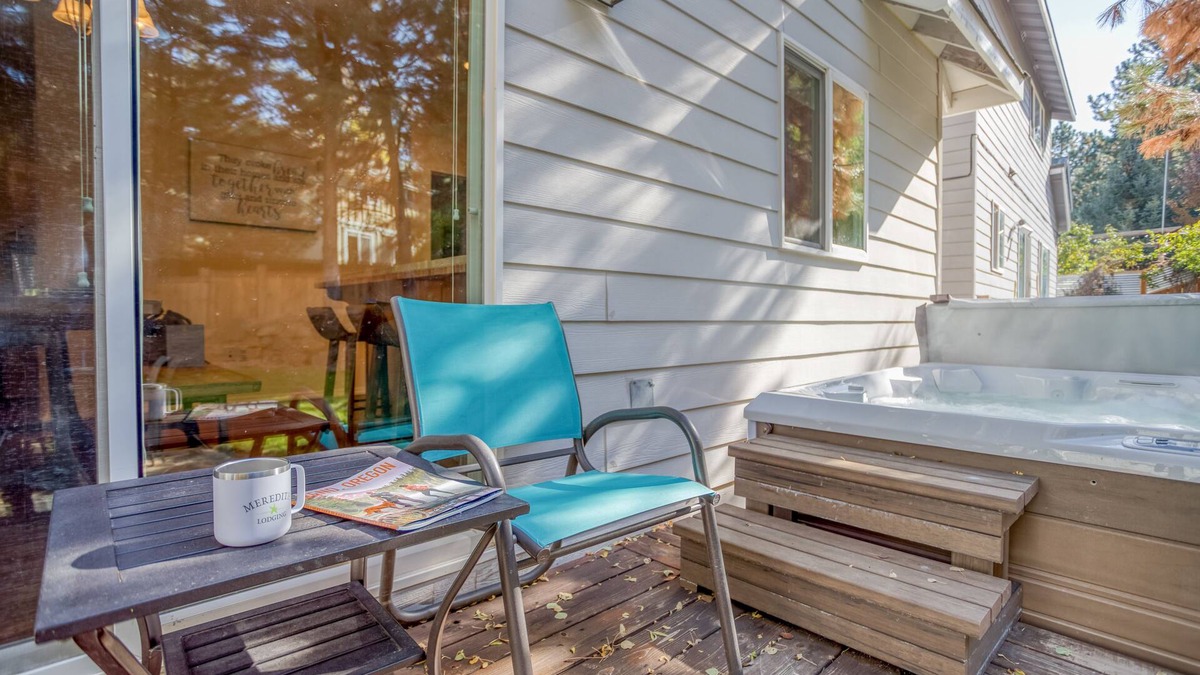 Westbrook Meadows House | Updated Luxury in this Gorgeous Home in Desirable Westside Bend with Hot Tub!