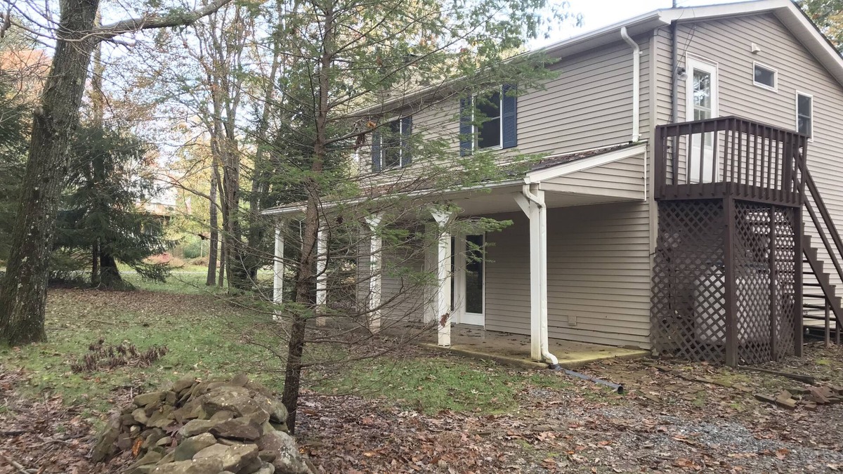 Briar Crest Woods House | Updated Mountain home, Lake, Firepit, BBQ, Ski