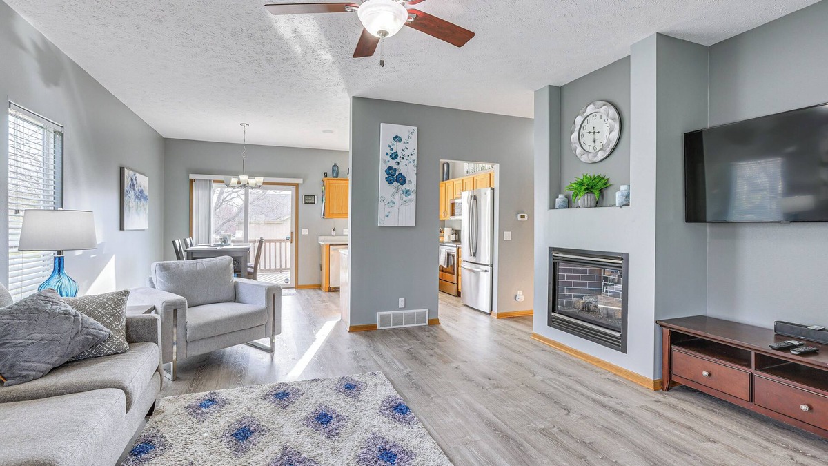 McArdle Condo | Updated Omaha Condo - 15 Miles to Downtown!