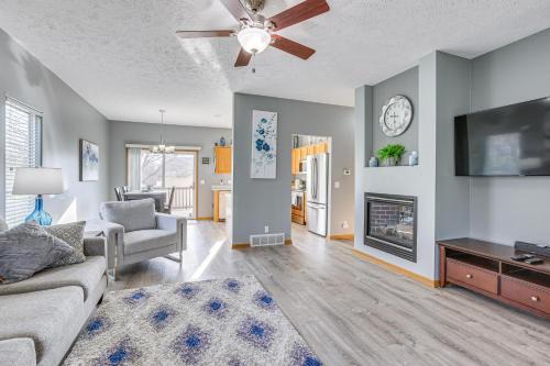 McArdle Apartment | Updated Omaha Condo - 15 Miles to Downtown!