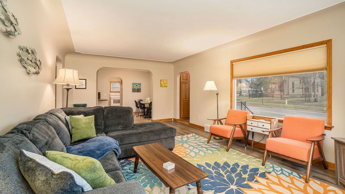 Manistee House | Updated Pet-Friendly Ranch near Downtown