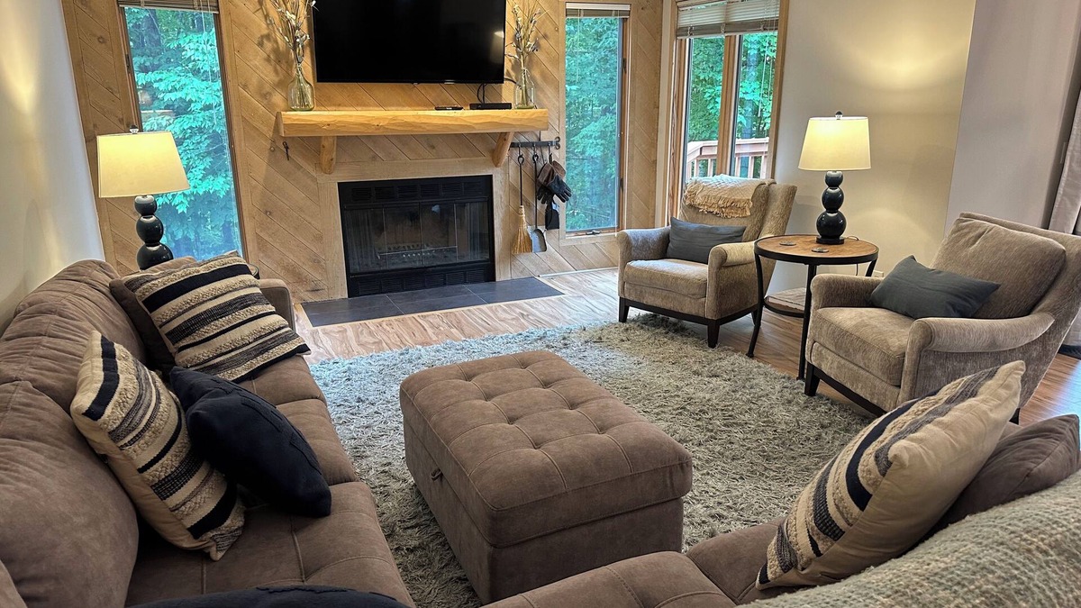 Harbor Springs Condo | Updated Phase 2 Hideaway Valley Condo Nestled in the Woods