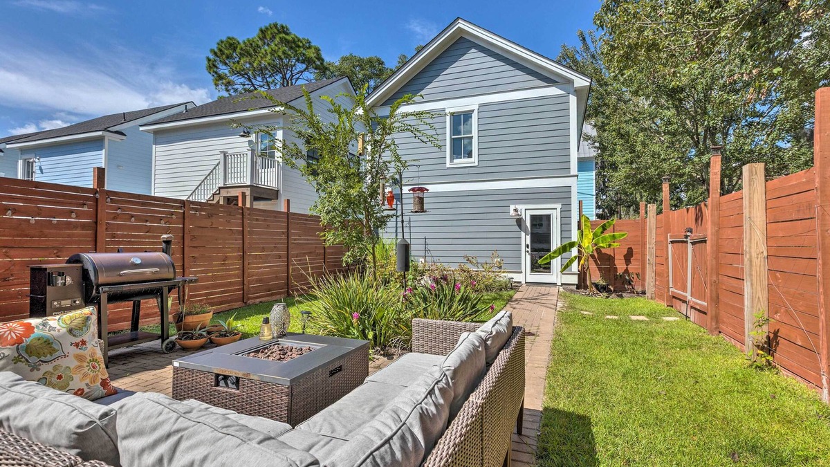 Metropolitan Apartment | Updated Savannah Apartment - Walk to Forsyth Park!