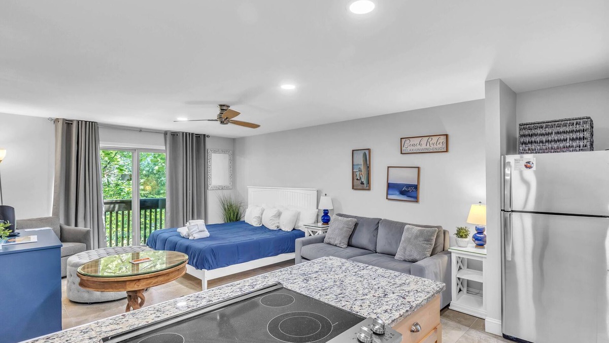South Beach Condo | UPDATED STUDIO VILLA IN SEA PINES, WALK TO BEACH & SOUTH BEACH MARINA
