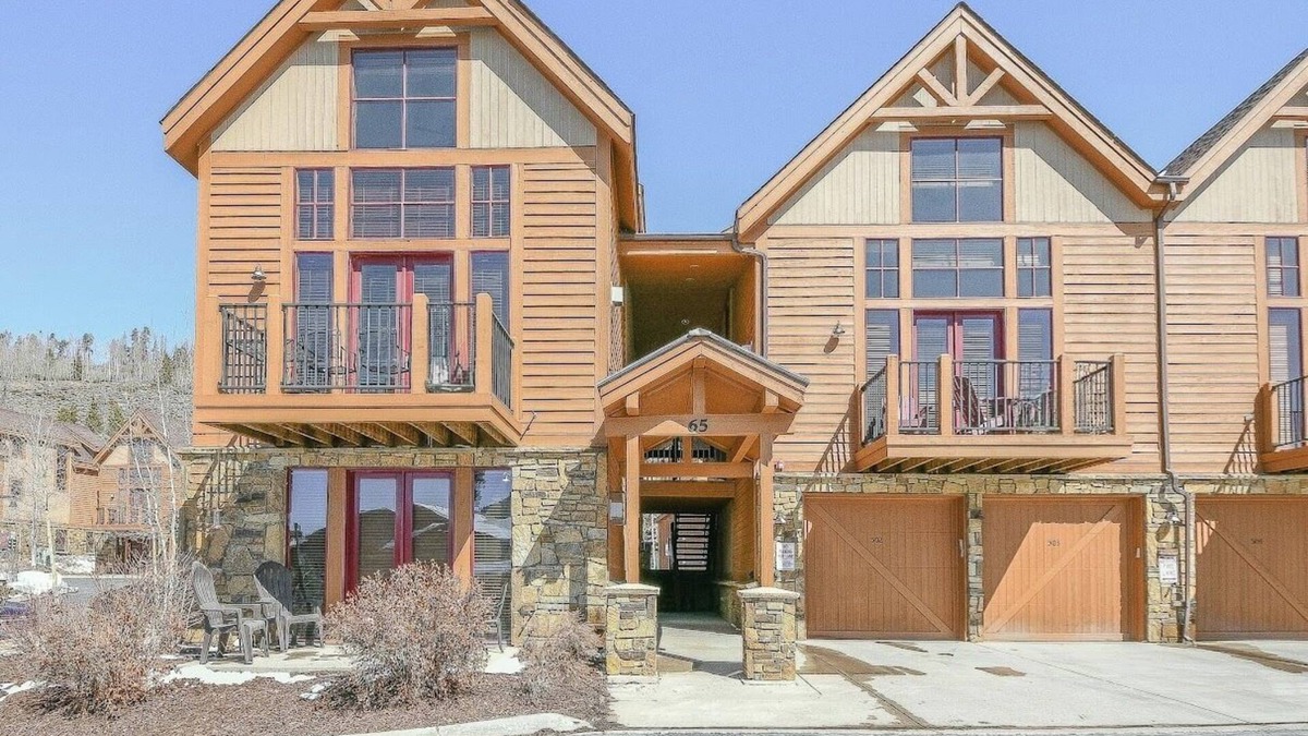 Keystone House | Updated Unit, Gorgeous Mountain View!