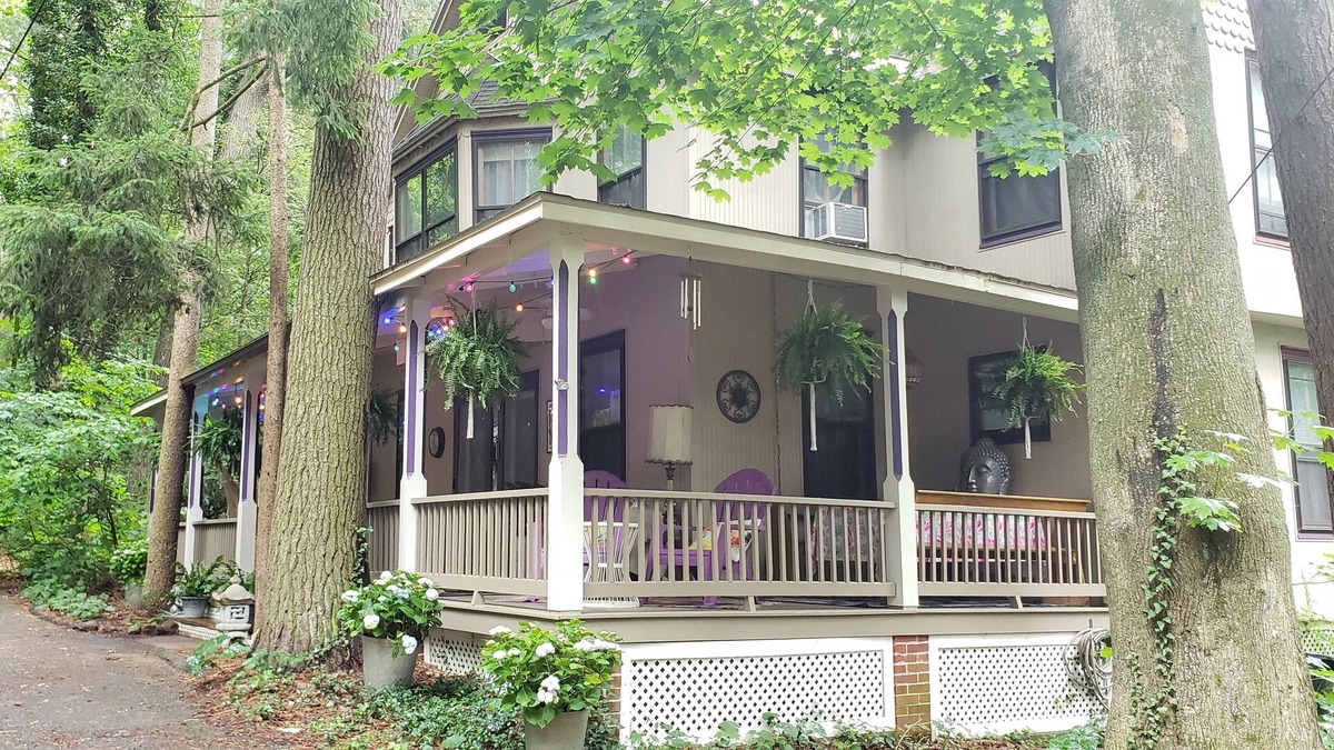 Mount Gretna Heights Cottage | Updated vintage cottage with bohemian flair