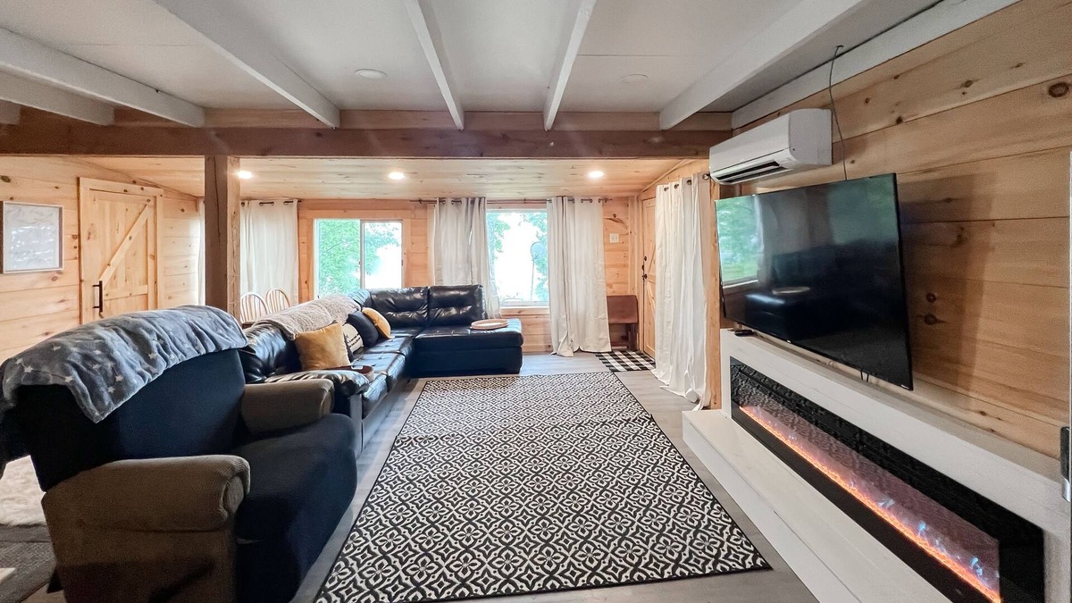 Franklin Cabin | Updated waterfront cabin with fireplace, grill, and internet - dog-friendly