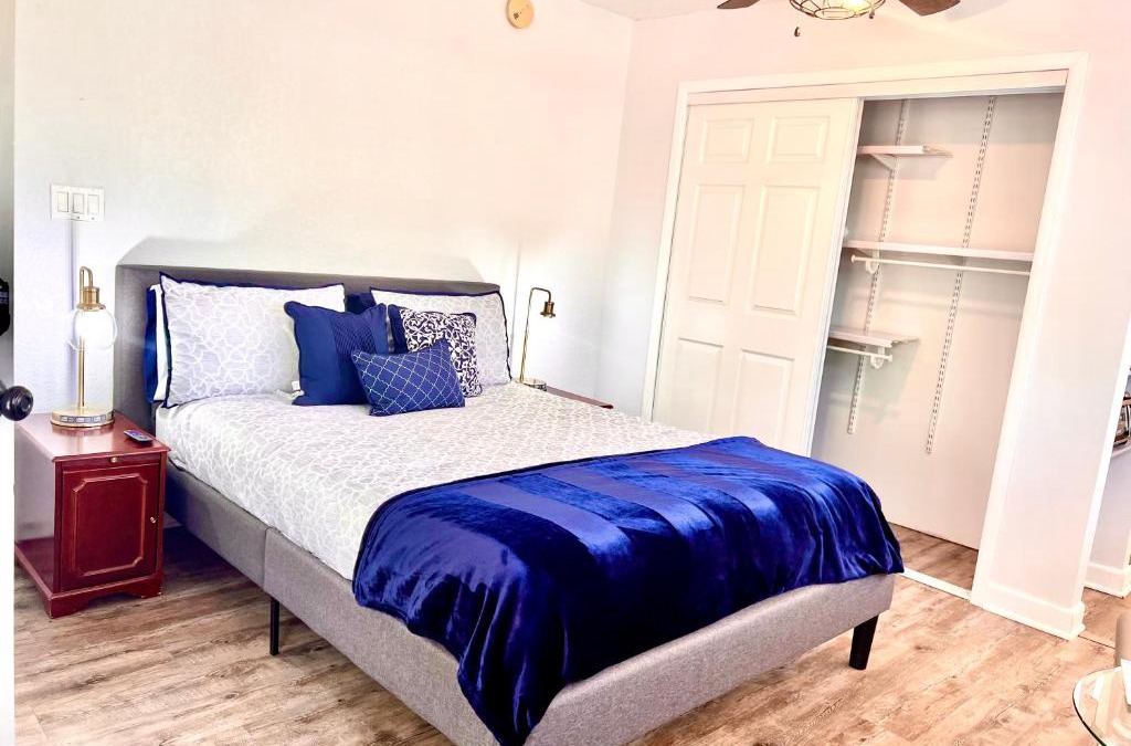 Payson House | Upgraded, Stylish & Comfy 1 Bedroom/1 Bath Studio