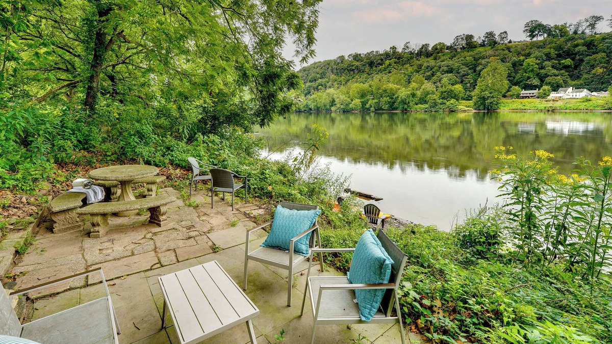 Bridgeton Townshp House | Upper Black Eddy Home w/Delaware River Access!