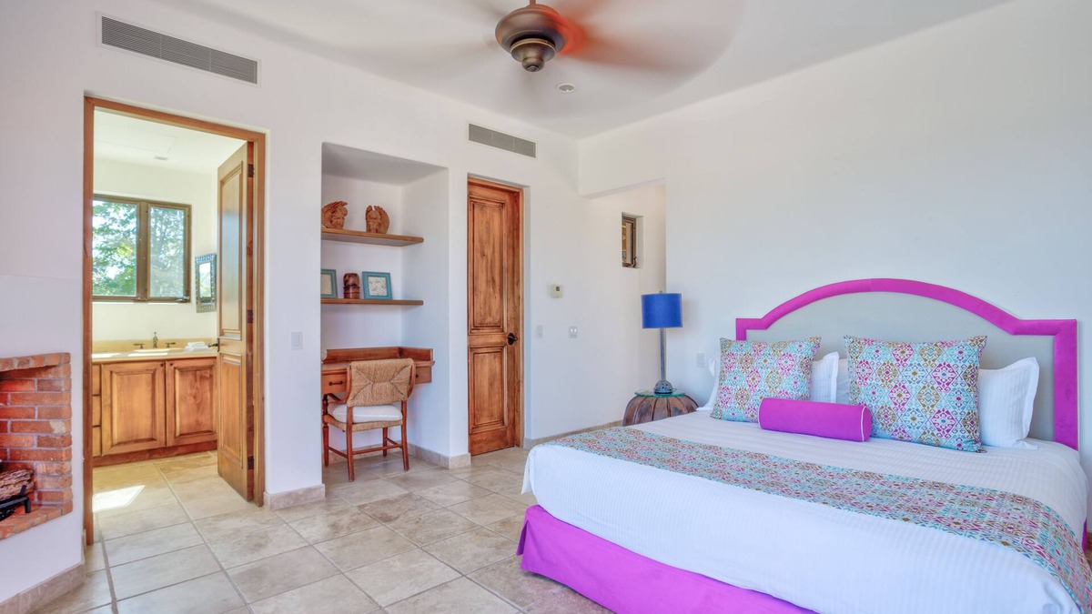 La Paz Apartment | Upper Cascada: Ocean view suite with indoor/outdoor showers