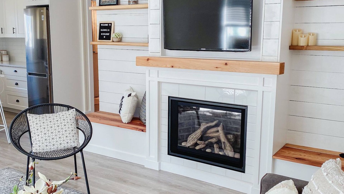 Gibsons Apartment | Upper Gibsons Stay · Quiet & Central 1 Bed Suite close to shops & nature trails