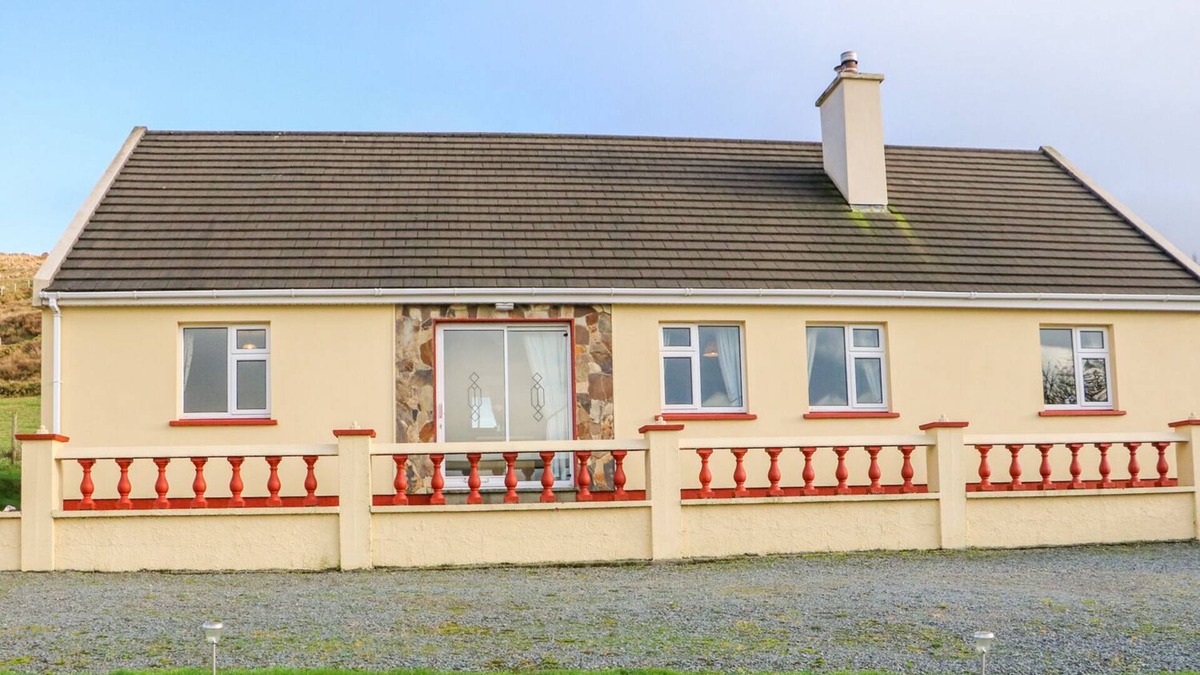 Eyeries House | UPPER HAVEN, pet friendly, with open fire in Eyeries, County Cork