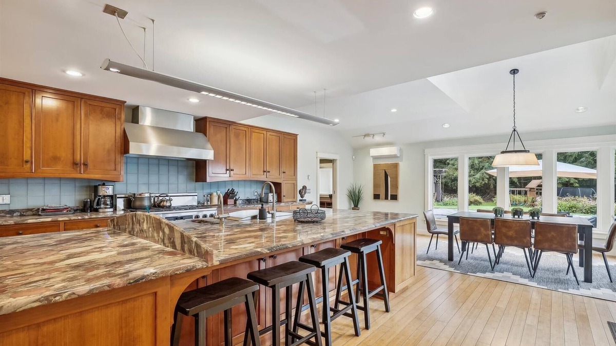 Stowe Hollow House | Upper Hollow Road: 4 br, fireplace, firepit, summer pool, a/c!
