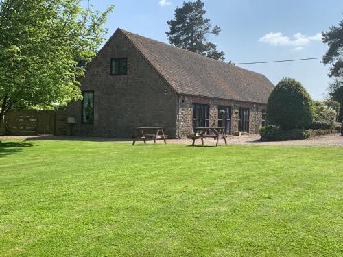 Wall-under-heywood Bed & Breakfast | Upper Home Farm