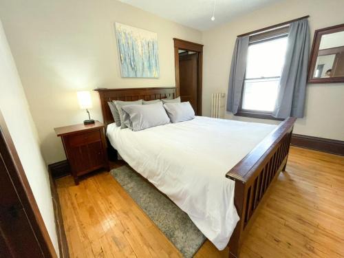 Longfellow Apartment | Upper Level Historic Duplex