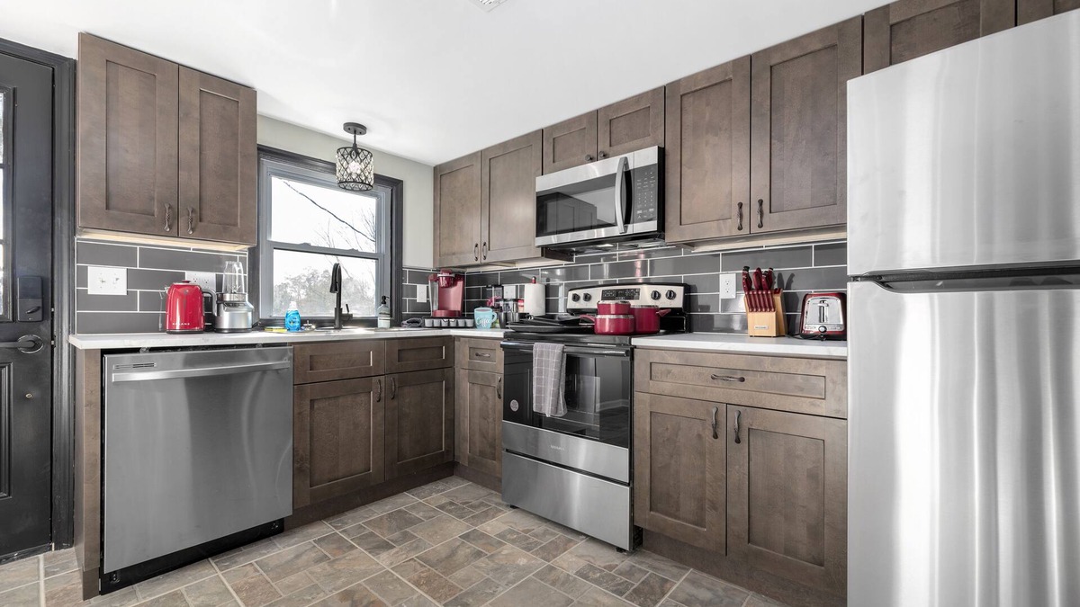 Statesville Apartment | "Upper Magnolia"- Nice 2 Bed Apt Fully Remodeled and Stocked